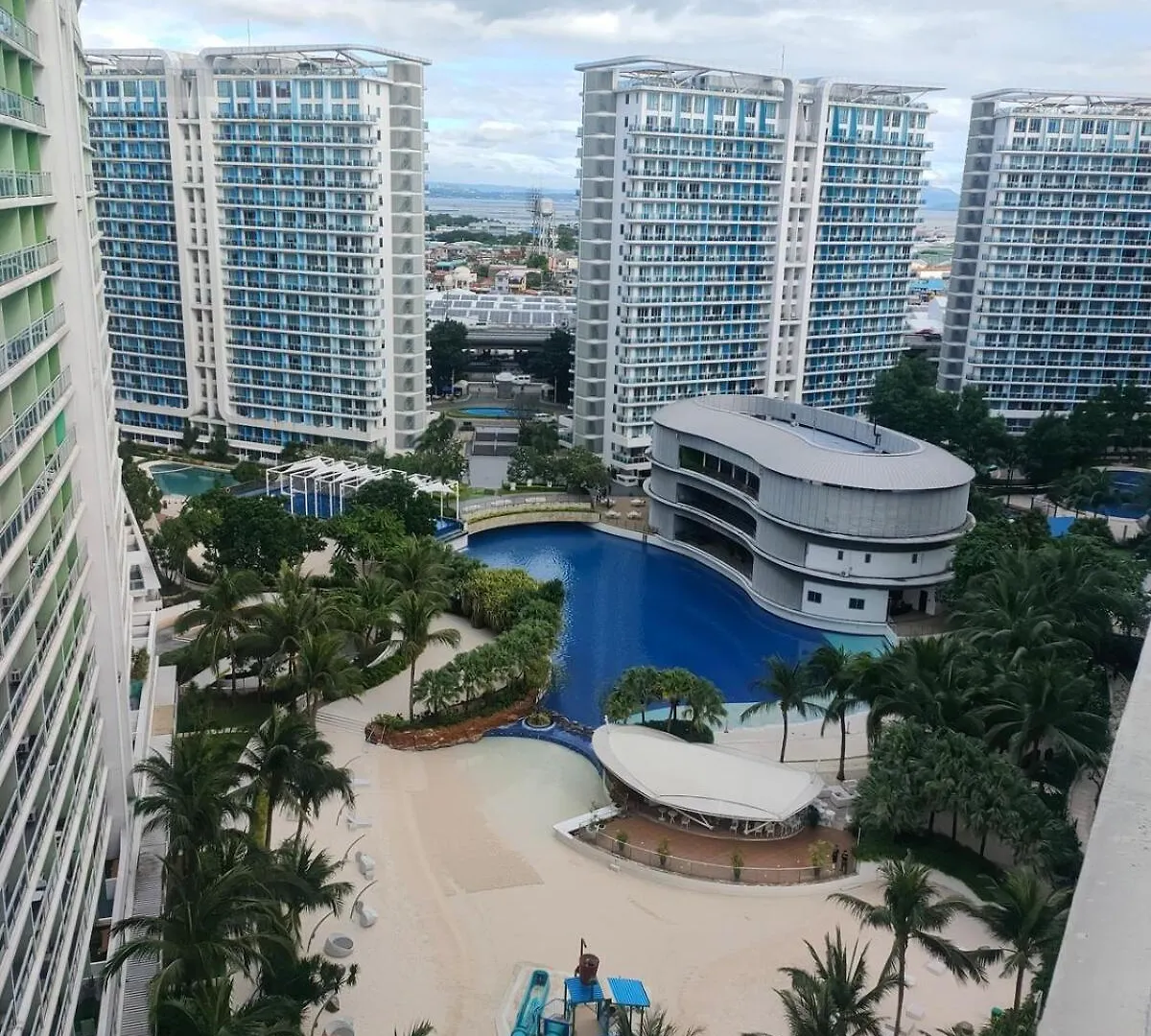 Cozy 1Br Azure Unit With Balcony Apartment Manila